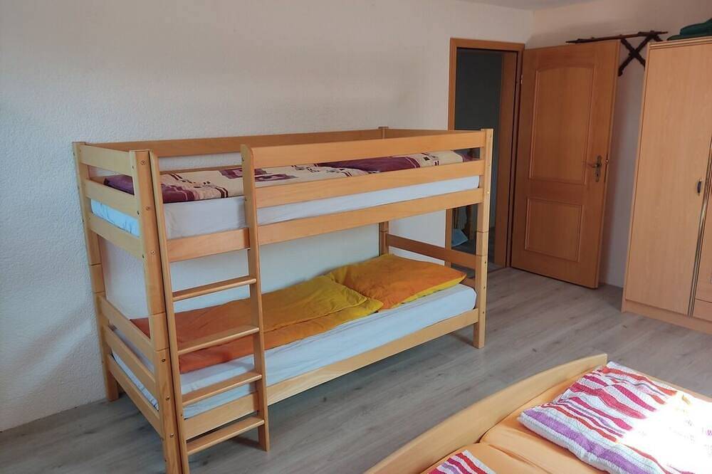 Ganze Wohnung, Komfortable Whg. mit Balkon, Seeblick & familienfreundlicher Ausstattung in Warthe, Rankwitz