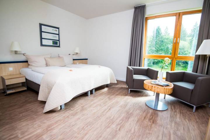 Hotel, mit Terrasse und Pool sowie Sauna in Barsinghausen - 2