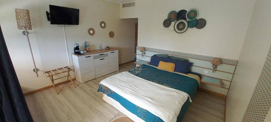 Appart’hôtel pour 3 personnes, avec balcon ainsi que piscine et vue