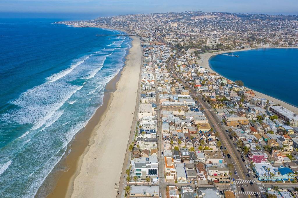 Charming Beach Bungalow steps from the Ocean & Bay in Mission Beach, San Diego