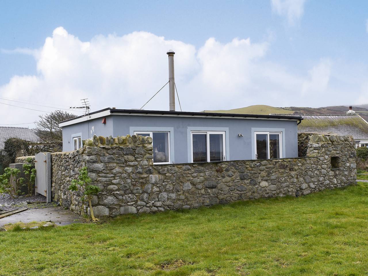 The Yard Beach Retreat - Uk43652 in Snowdonia