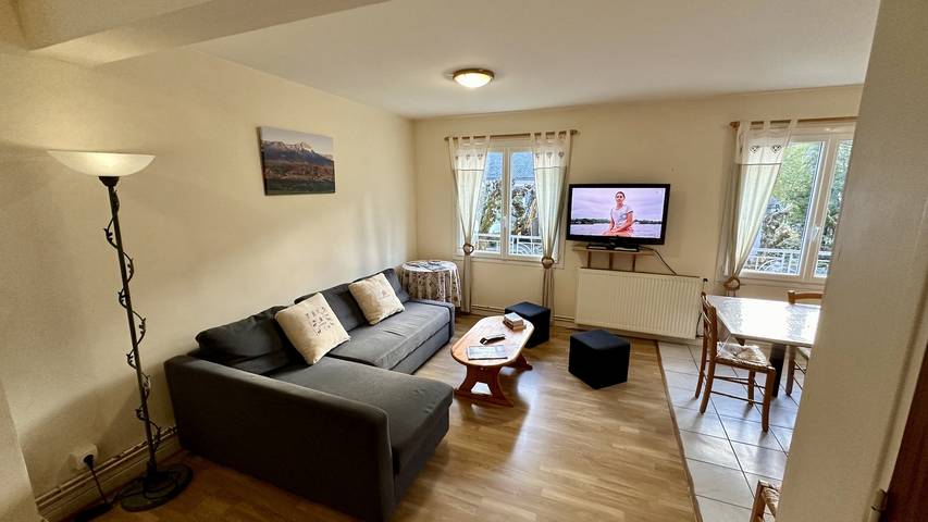 Gîte pour 8 personnes, avec jardin dans Gare Du Mont Dore