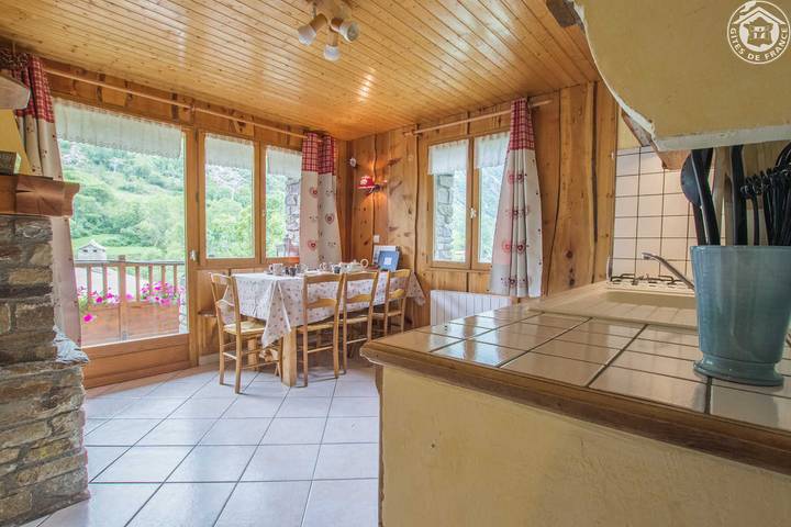 Gîte pour 6 personnes, avec jacuzzi et piscine ainsi que sauna et jardin, animaux acceptés à Bonneval-sur-Arc - 4