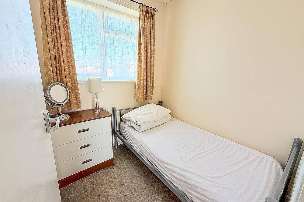 5 berth chalet to hire in Hemsby near Hemsby beach in Hemsby, Great Yarmouth