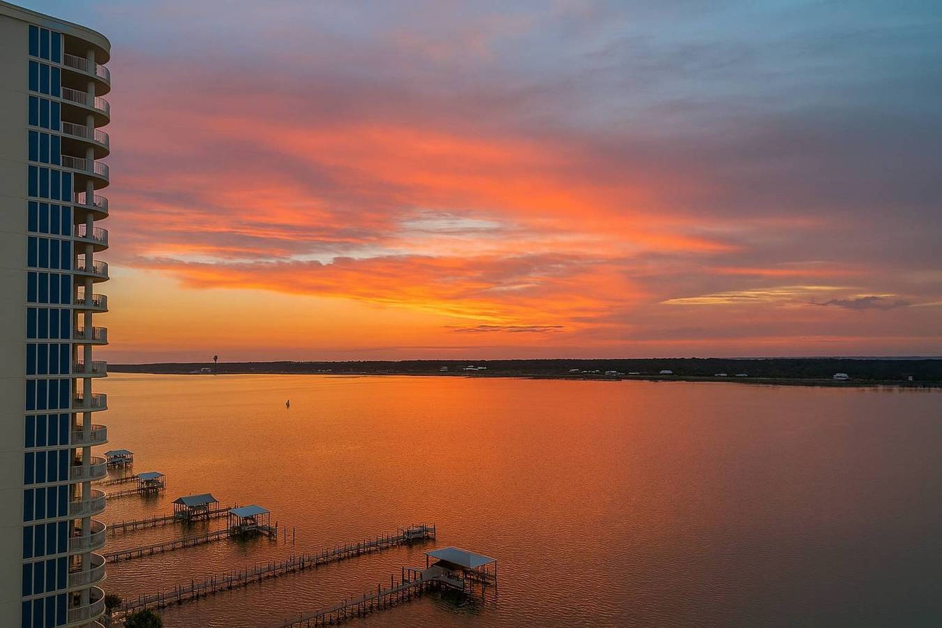 Entire apartment, Bel Sole 1102 Spacious water view beach access in Gulf Shores, Mobile Bay