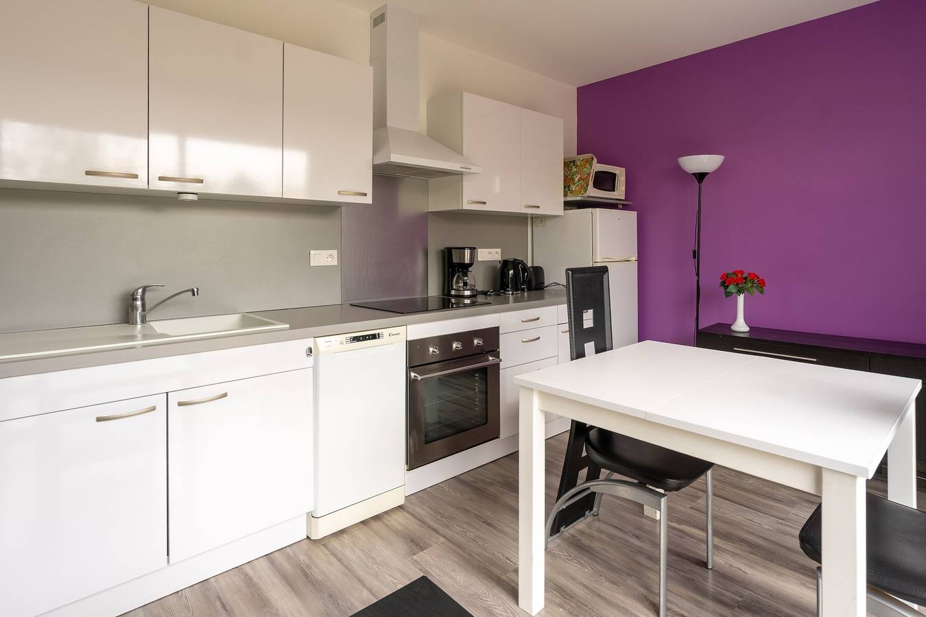 Appartement entier, Appartement 'Le Clos Du Champ De L'Amour - Talmont' avec piscine privée, Wi-Fi et climatisation in Saint-Simon-de-Bordes, Région de Jonzac