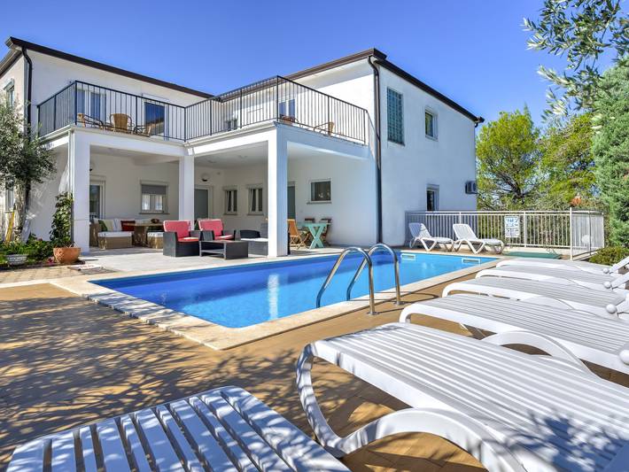Ferienwohnung für 4 Personen, mit Terrasse und Garten in Umag