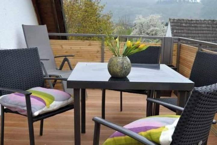 Ferienwohnung für 4 Personen, mit Balkon in Pünderich