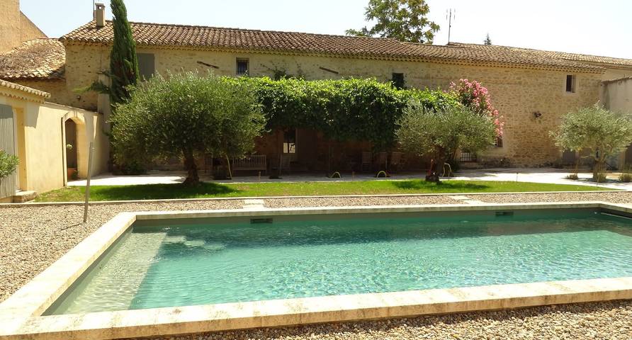 Gîte pour 12 personnes, avec piscine et terrasse à Cheval-Blanc - 2