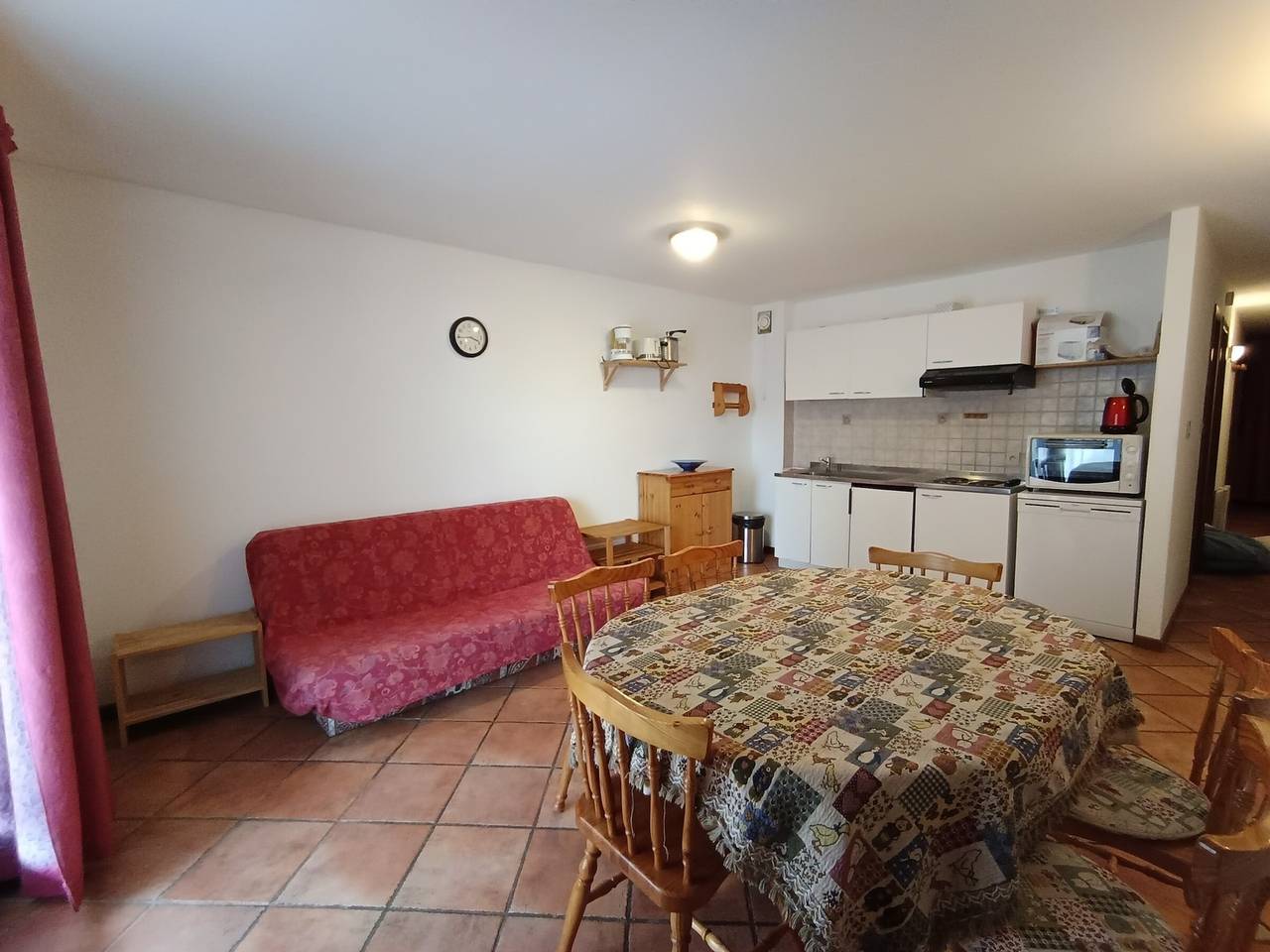Appartement entier, Appartement idéalement situé proche des pistes, animaux acceptés, parking inclus in Montgenèvre, Région de Briançon