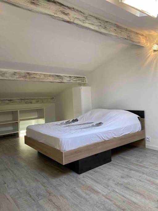 Location de vacances pour 4 personnes, avec jacuzzi ainsi que jardin et terrasse à Saint-Victoret - 4