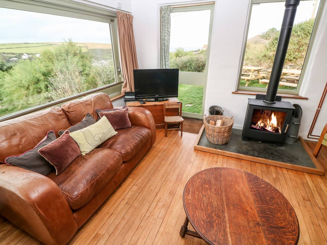 Porth Farm Annexe in Mawgan Porth, Cornwall