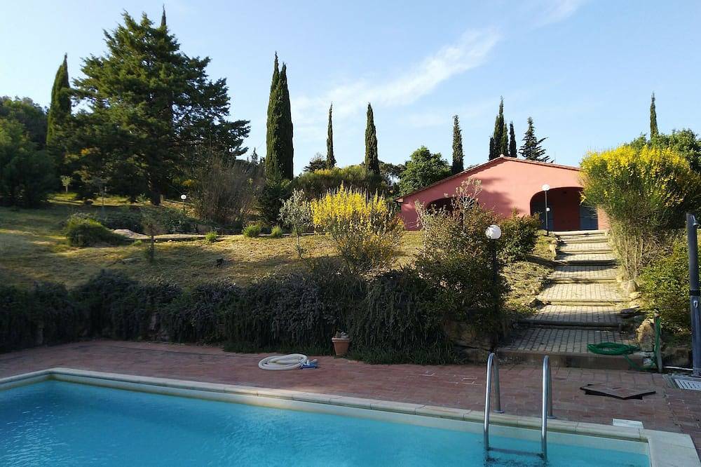 Villa for groups and families, with Private Pool in Monteverdi Marittimo in Monteverdi Marittimo, Etruskische Küste