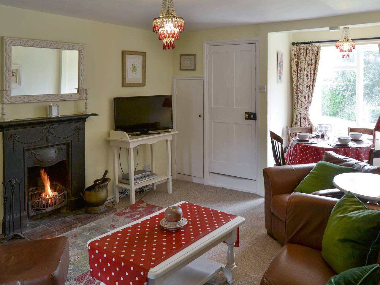 Hollyhock Cottage -Uk33553 in Blakeney, Norfolk Coast