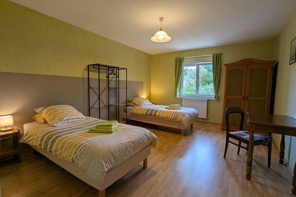 Gîte Spacieux entre Épinal et Gérardmer, Terrasse Privative, 5 Pers, Draps Inclus in Docelles, Région d'Épinal