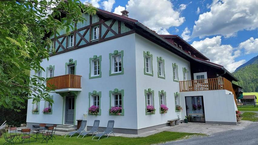 Ferienwohnung für 8 Personen, mit Garten und Ausblick in Bach - 3