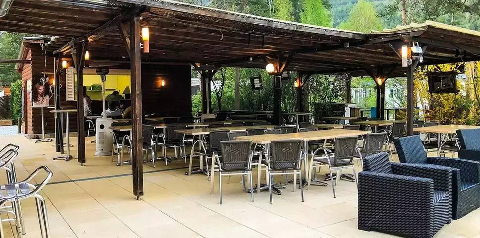 Camping für 10 Personen, mit Terrasse in Alpes-de-Haute-Provence - 3