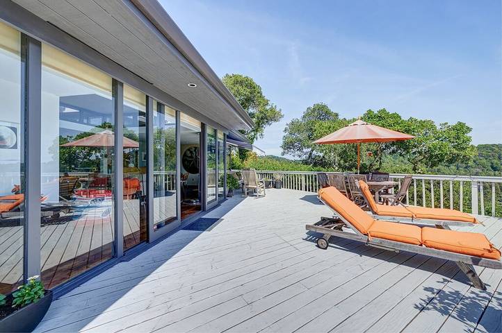 Vacation rental for 2 people, with yard and hot tub in Marin County