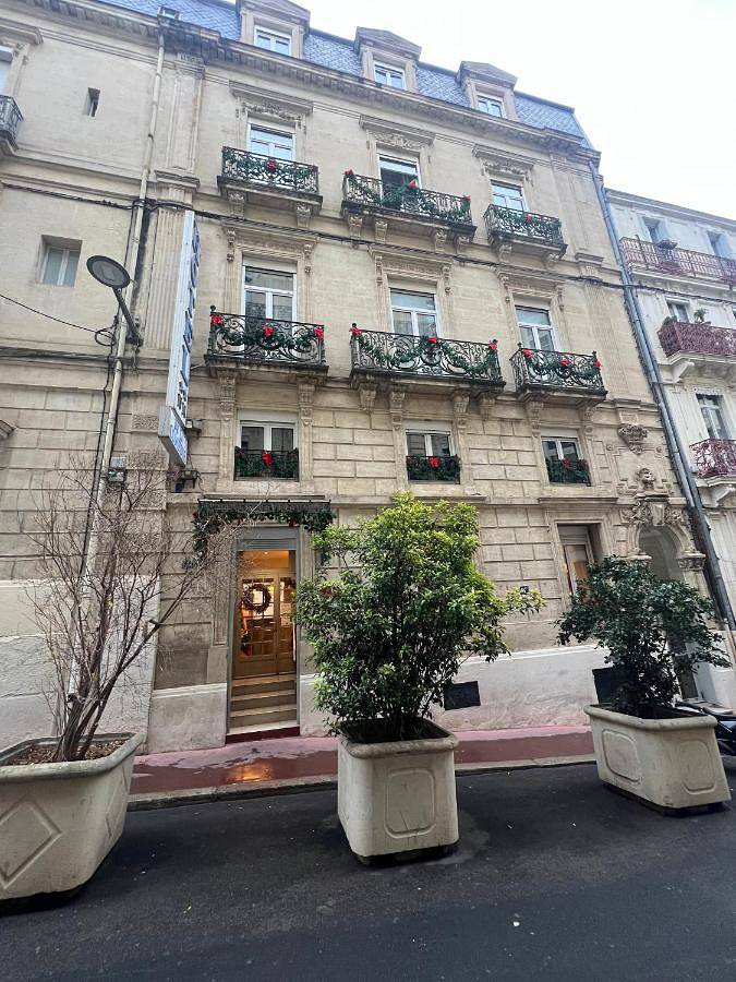 Hôtel pour 2 personnes, avec vue et balcon dans Office De Tourisme De Montpellier - 2