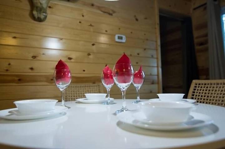 Glamping for 6 people, with hot tub and balcony in Oklahoma