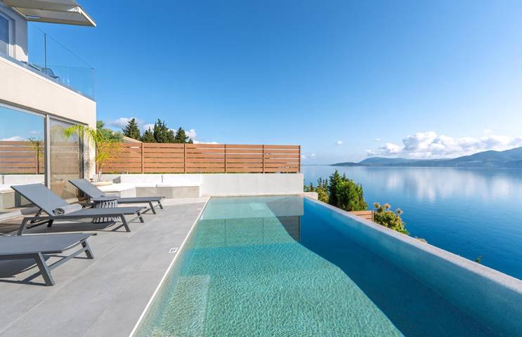 Villa voor 6 personen, with balkon and zwembad as well as tuin in Alexandros