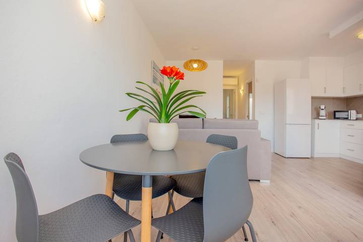 Ganze Wohnung, Familienfreundliche Ferienwohnung 'Poblat 86' mit Klimaanlage in Cala Blanes, Ciutadella