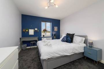 Apartment for 4 People in Cardiff Bay, Cardiff, Photo 1