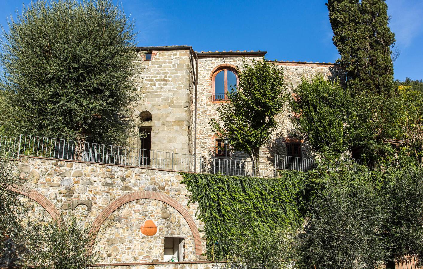 Gemütliche Wohnung mit Pool und WiFi in der Nähe von Circolo Arci Lupicciano in Pistoia, Pistoia Provinz