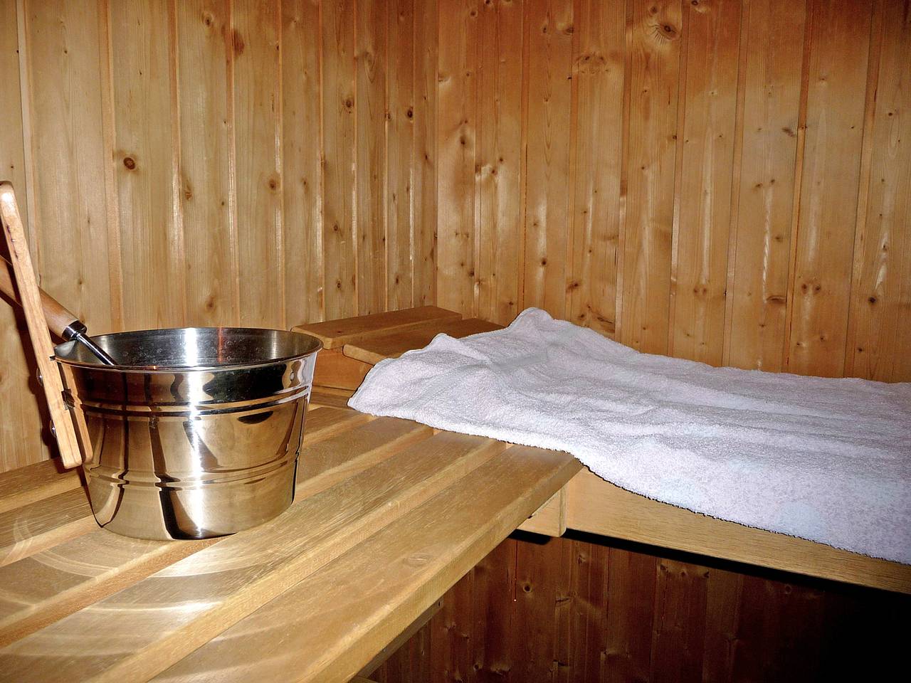 Ganze Ferienwohnung, Ciao-aschau Sachrang-Haus Spitzstein Ap04 Angelika - Ferienwohnung 52 qm mit separatem Schlafzimmer und Terrasse in Sachrang, Aschau im Chiemgau