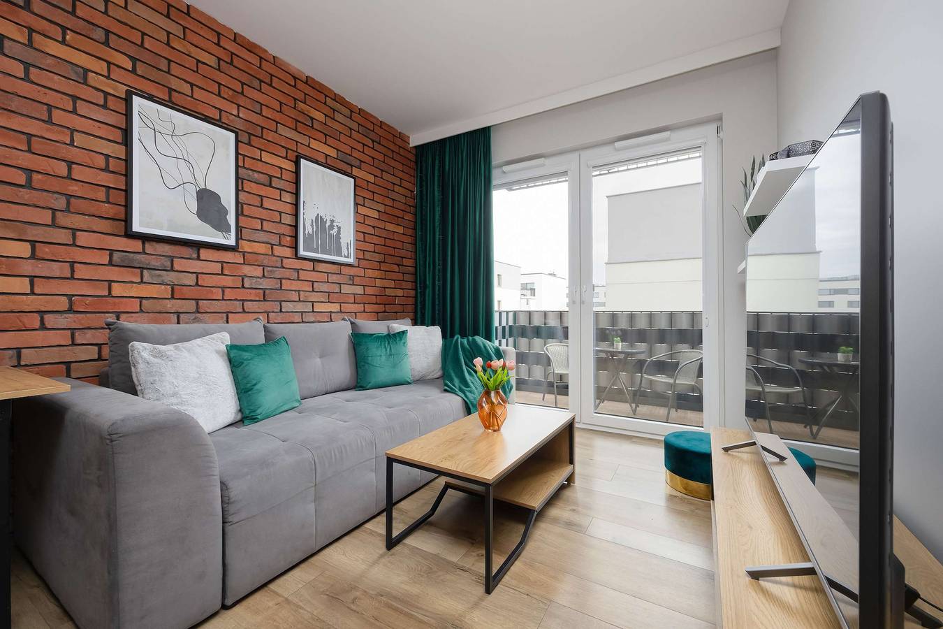 Ganze Wohnung, Comfortable Apartment | Parking | Balcony | Workspace. in Warschau, Masowien