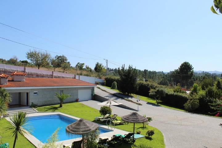 Casa de férias para 9 pessoas, com piscina e jardim e ainda vista em Marco de Canaveses