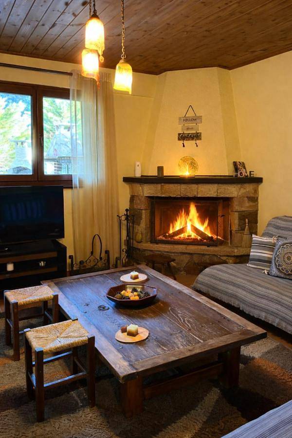 Casa de vacaciones para 13 personas, con vistas y jardín, Se admiten mascotas en Delfos