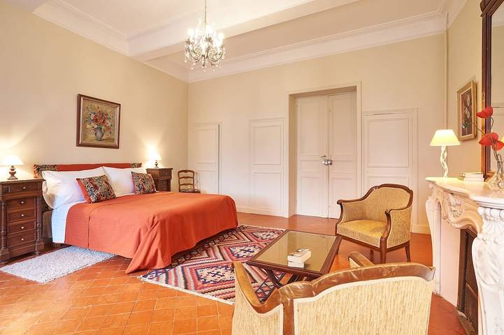 Location de vacances pour 20 personnes, avec jardin à Quarante - 2