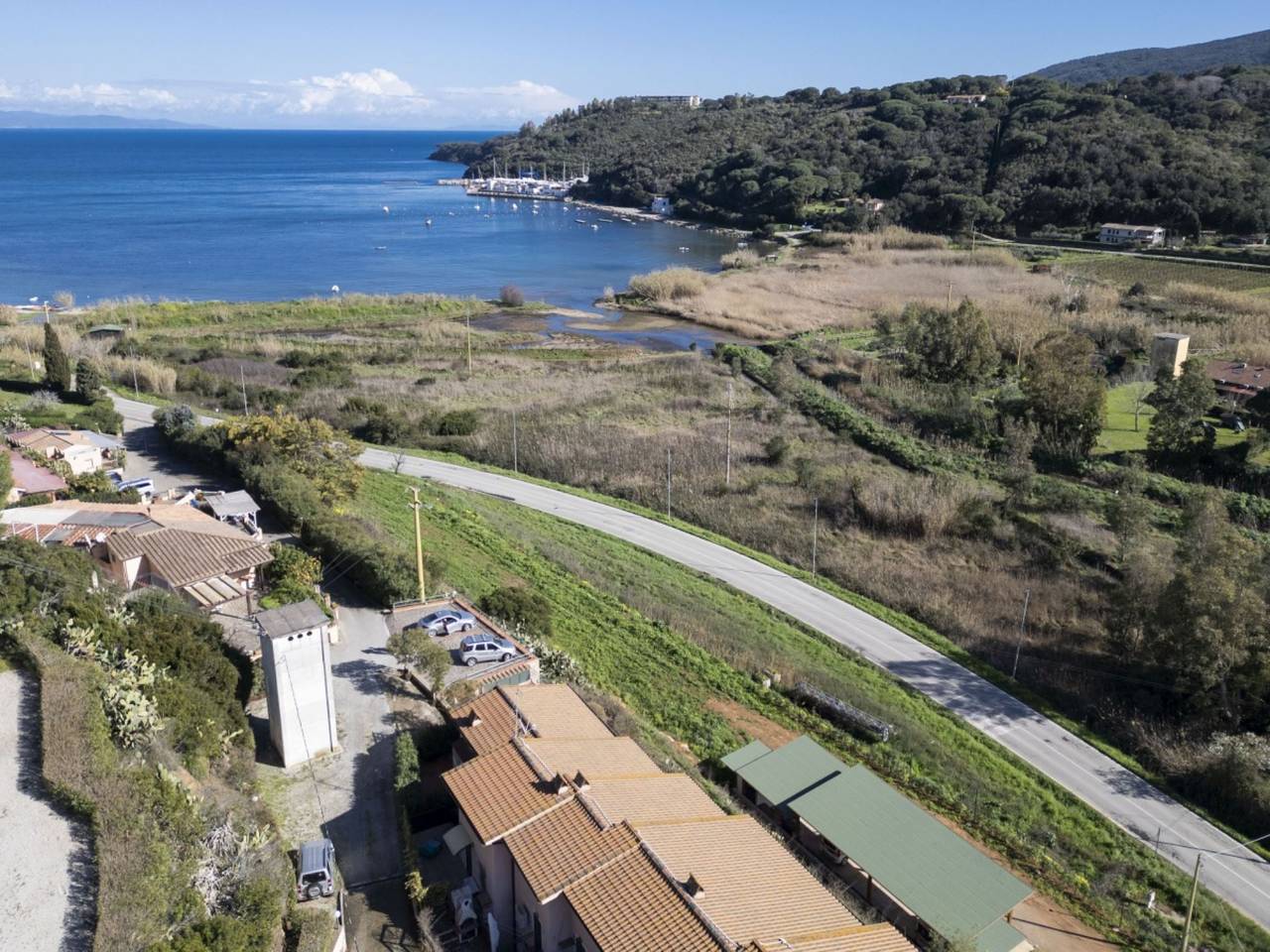Ganze Ferienwohnung, Ferienwohnung für 4 Personen mit Terrasse in Cala di Mola, Naregno