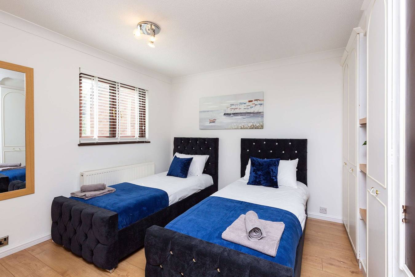 Modern and Spacious 3 Bedroom Home in Peterborough in Peterborough