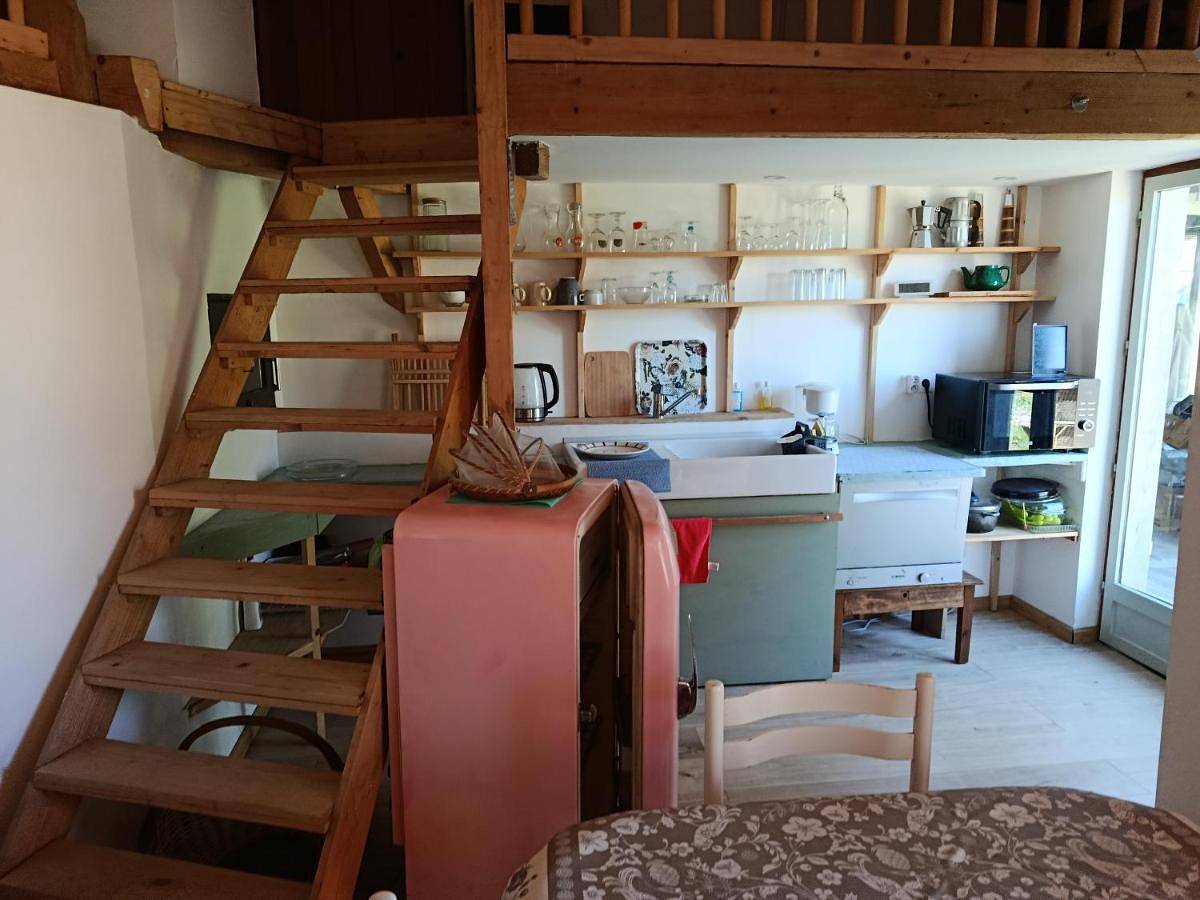 Appartement entier, Maison de village de plain pied sur jardin arboré in Laparade, Région de Marmande