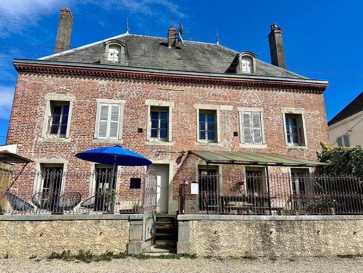 Location de vacances pour 2 personnes, avec vue sur le lac ainsi que terrasse et vue à Seurre - 3