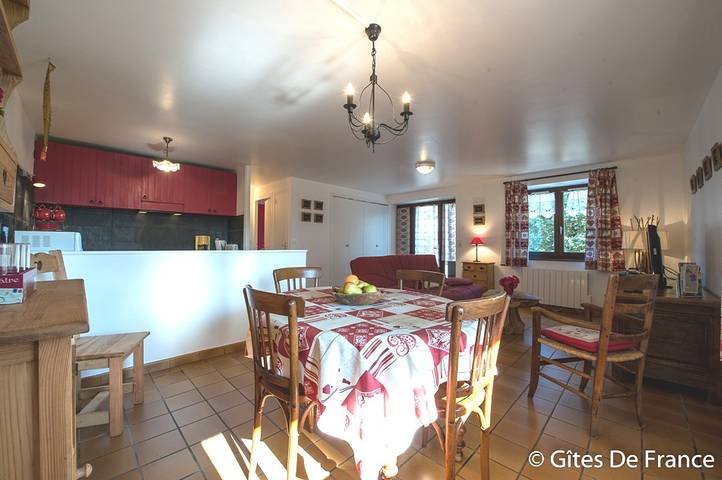 Gîte pour 2 personnes, avec jardin à Saint-Sauves-d'Auvergne - 4