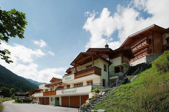 Chalet voor 8 personen, met balkon - 1