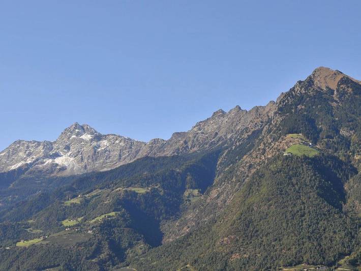 BnB für 2 Personen, mit Balkon und Terrasse sowie Garten und Ausblick in Algund