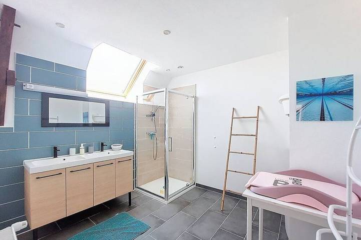 Gîte du Fresne, 30min Mt Saint Michel, 15 min Fougères, 13pers+, sauna, jacuzzi in La Selle-en-Coglès, Les Portes du Coglais