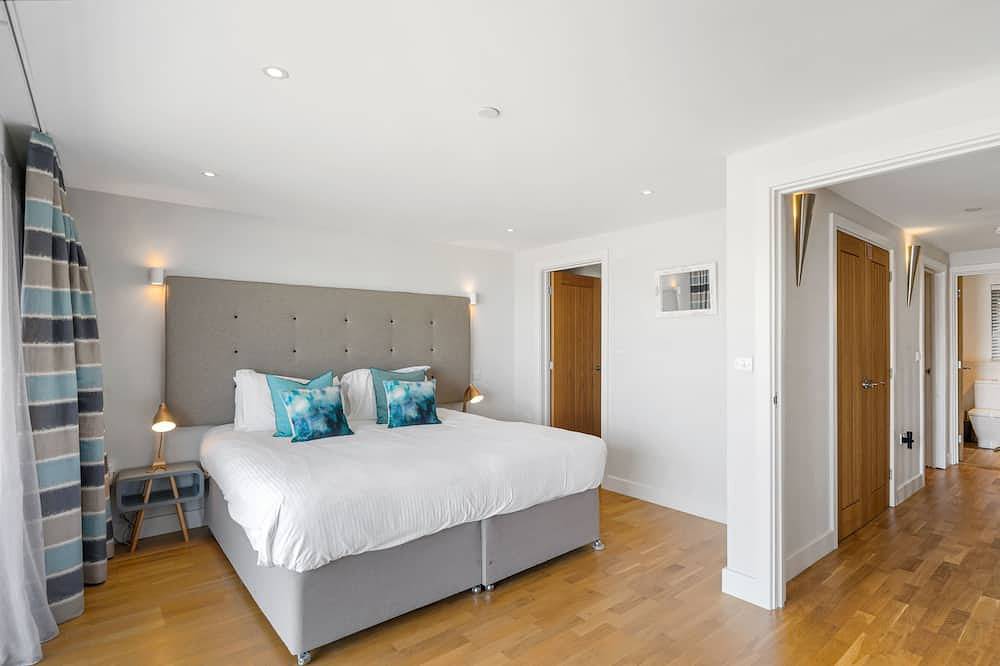 Exceptional four-storey townhouse with stunning sea views in Portreath, Cornwall