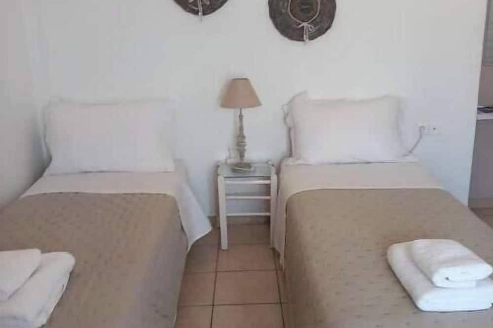 Entire apartment, Calderimi apart. for 2-4 persons in Fira in Firostefani, Thera