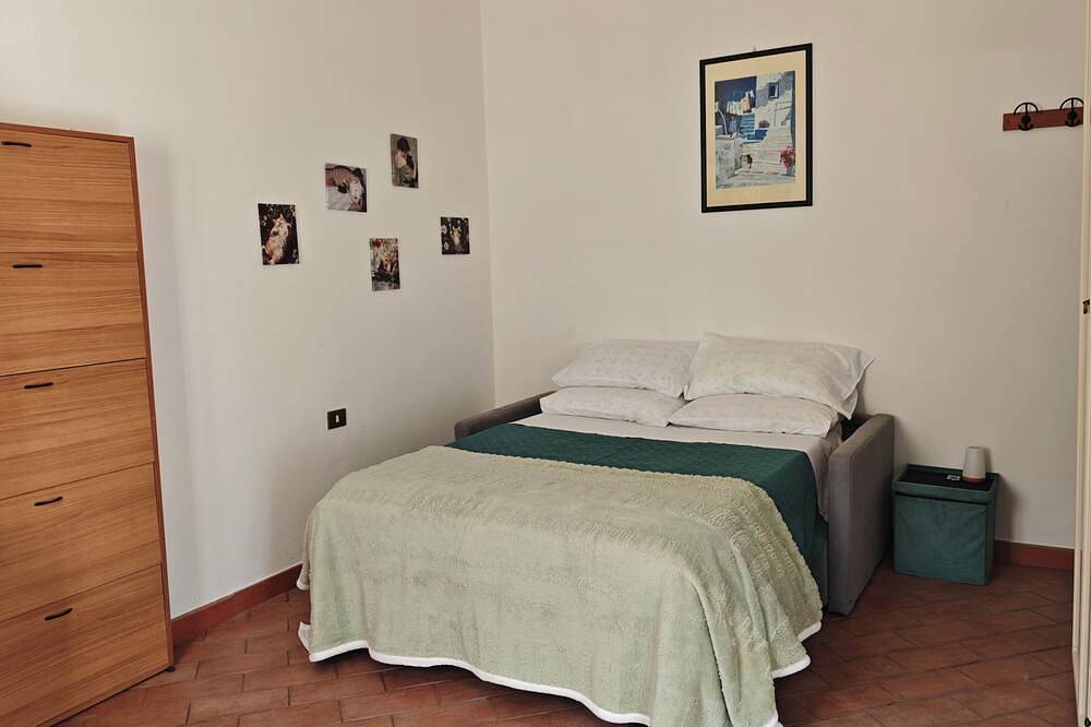 Entire apartment, Gincat Chianti House - 3 Rooms, Terraces & Bbq in Montespertoli, Florence Province