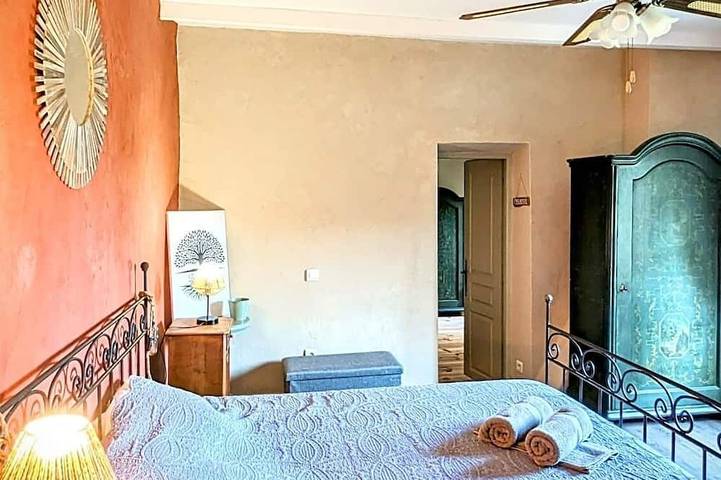 Gîte pour 4 personnes, avec piscine et jardin à Clansayes - 2