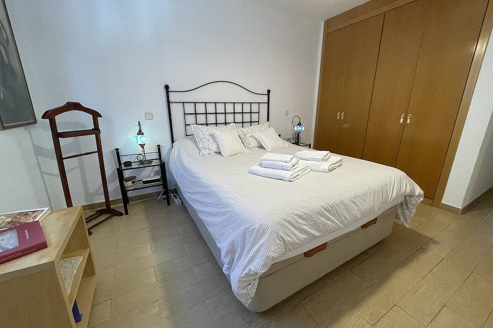 Entire apartment, Great apartment in the center of Alcalá in Alcalá de Henares, Madrid Province