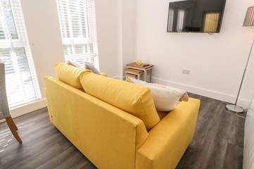Log Cabin for 2 People in Perranporth, Cornwall, Photo 4