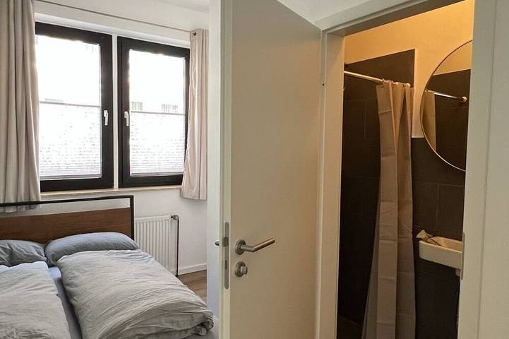 Ganze Wohnung, Design apartment shop window very centrally located in Hannover Mitte, Hannover