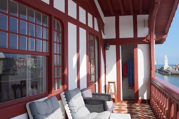 Gîte pour 10 personnes, avec Terrasse dans Port De Saint Jean De Luz