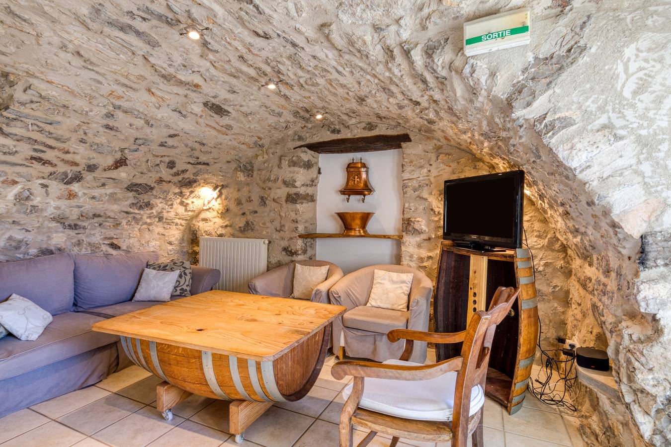 Gîte avec piscine et plages privées, 10 personnes hérault "Les Hauts d'issensac" in Causse-de-la-Selle, Région de Lodève